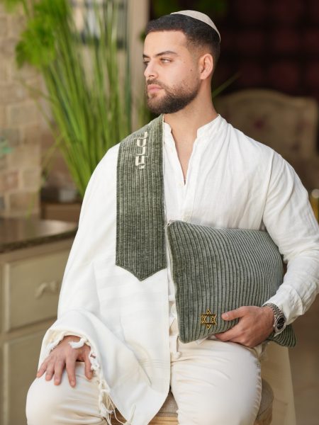 סט חתנים דניאל דגם קורדרוי עבה צבע ירוק זית מגן דוד זהב