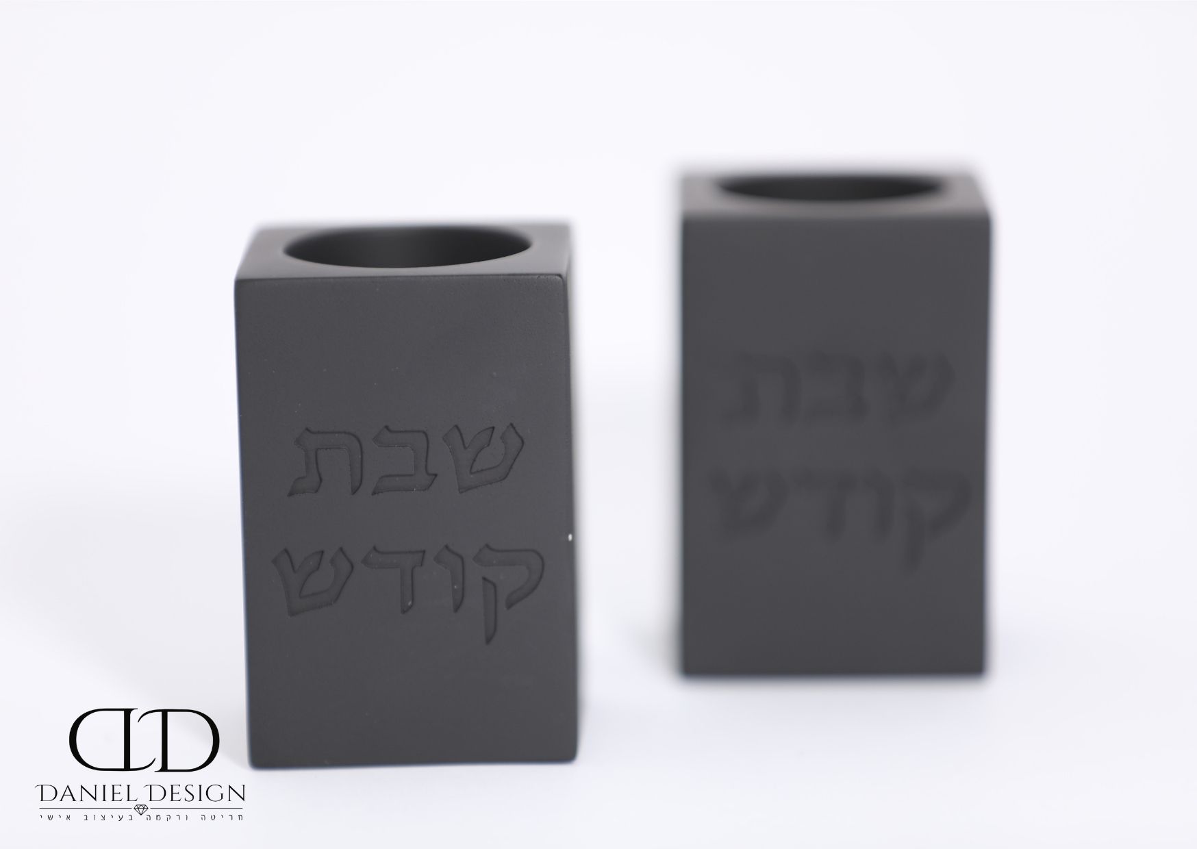 פמוטים בטון דגם מרובע שבת קודש צבע שחור