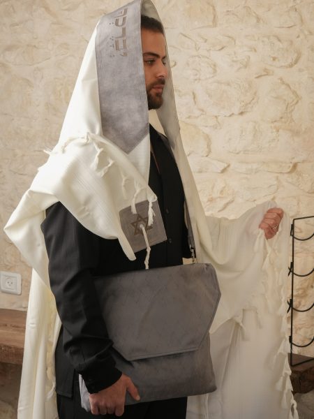 טלית Premium - דגם בית יוסף עם עטרה דגם איטליה יברכך צבע אפור