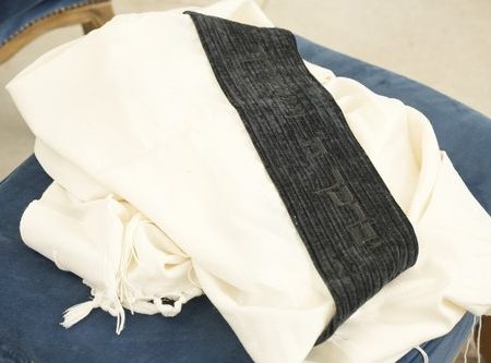 טלית Premium - דגם בית יוסף עם עטרה דגם קורדרוי עבה יברכך צבע שחור