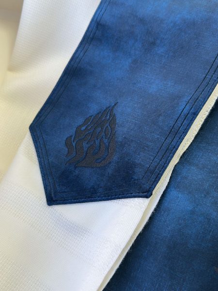 טלית Premium - דגם בית יוסף עם עטרה דגם איטליה האש שלי צבע כחול