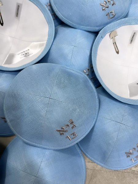 כיפה מעוצבת דגם רקמה והדפסה פשתן צבע תכלת