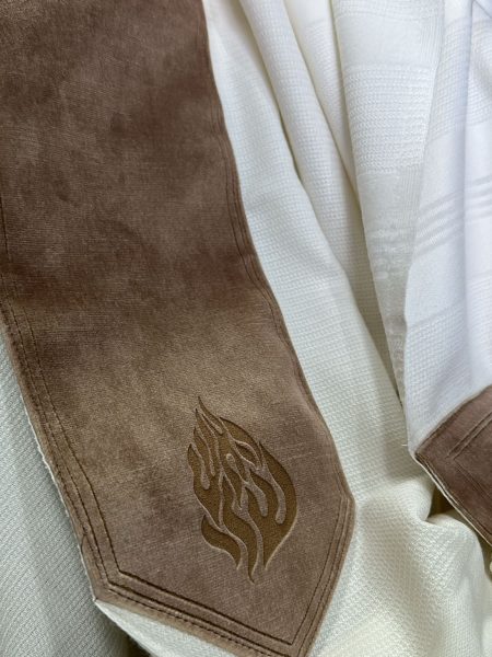 טלית Premium - דגם בית יוסף עם עטרה דגם איטליה האש שלי צבע מוקה