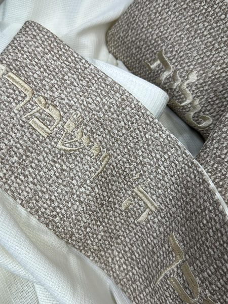 טלית Premium - דגם בית יוסף עם עטרה דגם מרקש דמוי עור צבע בז׳