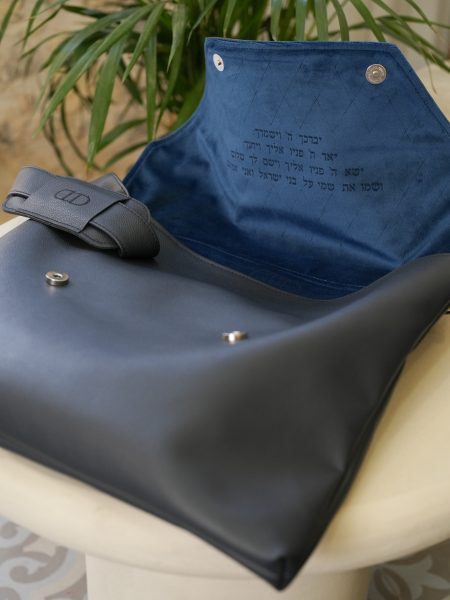 תיק Daniel דגם קלפה צבע כחול