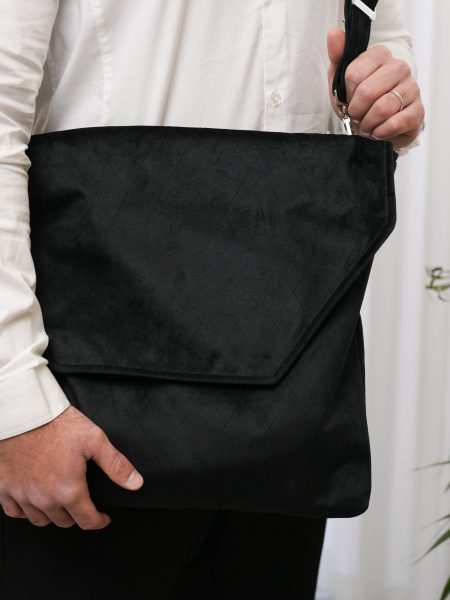 תיק Daniel דגם קלפה קטיפה צבע שחור