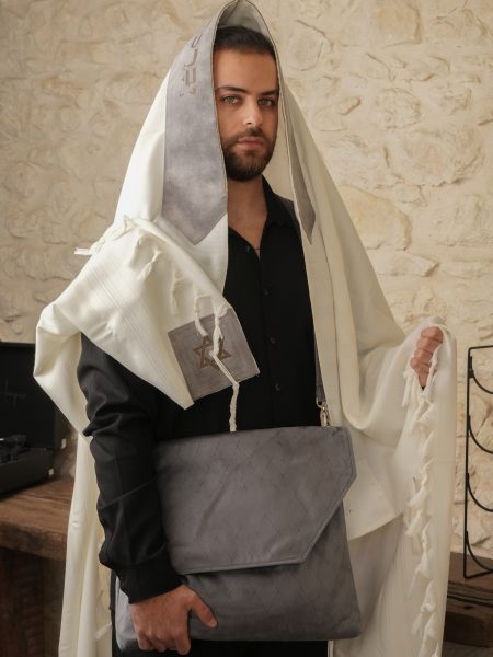 תיק Daniel דגם קלפה קטיפה צבע אפור