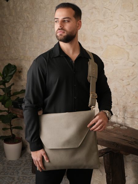 תיק Daniel דגם קלפה צבע מוקה