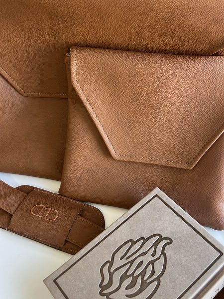 תיק Daniel דגם קלפה צבע חום