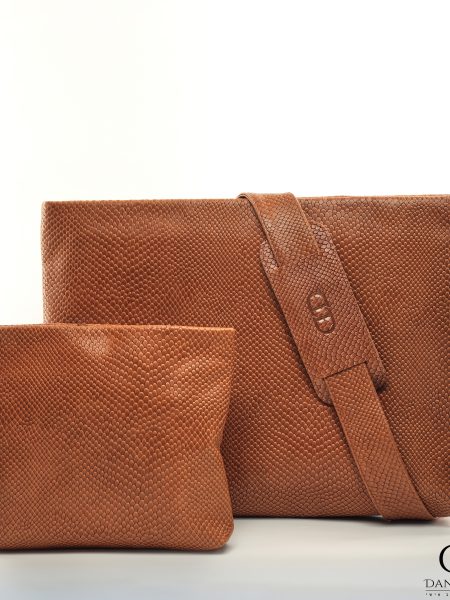 תיק Daniel עור אמיתי דגם עור קרוקו צבע קאמל