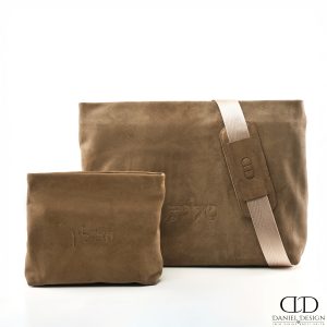 תיק Daniel עור אמיתי דגם עור הפוך צבע בז'