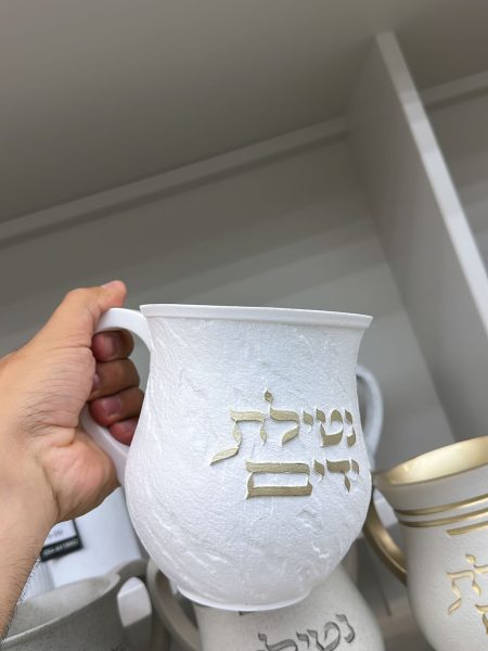 נטלה דגם שיש אותיות בולטות צבע לבן זהב