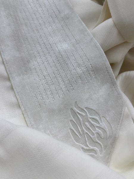 טלית Premium - דגם בית יוסף עם עטרה דגם איטליה "התיקון הכללי" והאש שלי צבע לבן