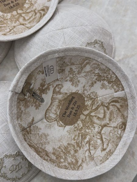 כיפה מעוצבת דגם דיור רקמה והדפסה צבע בז' טבעי