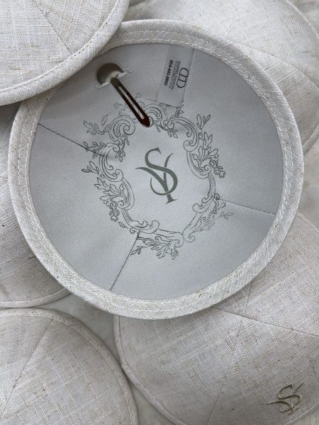 כיפה מעוצבת דגם מסגרת עיטורים רקמה והדפסה צבע בז׳