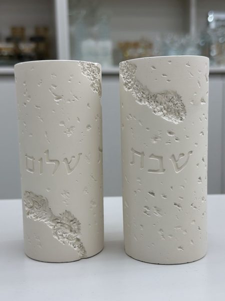 זוג פמוטים בטון דגם עגול גבוה צבע אבן