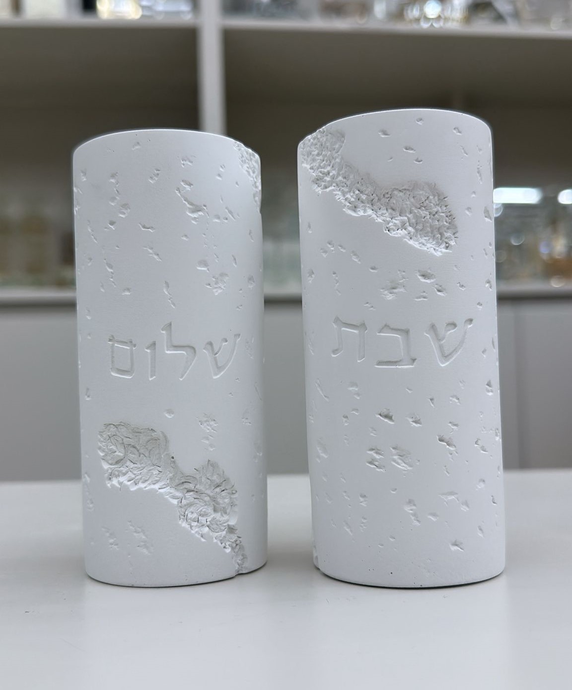 זוג פמוטים בטון דגם עגול גבוה צבע לבן